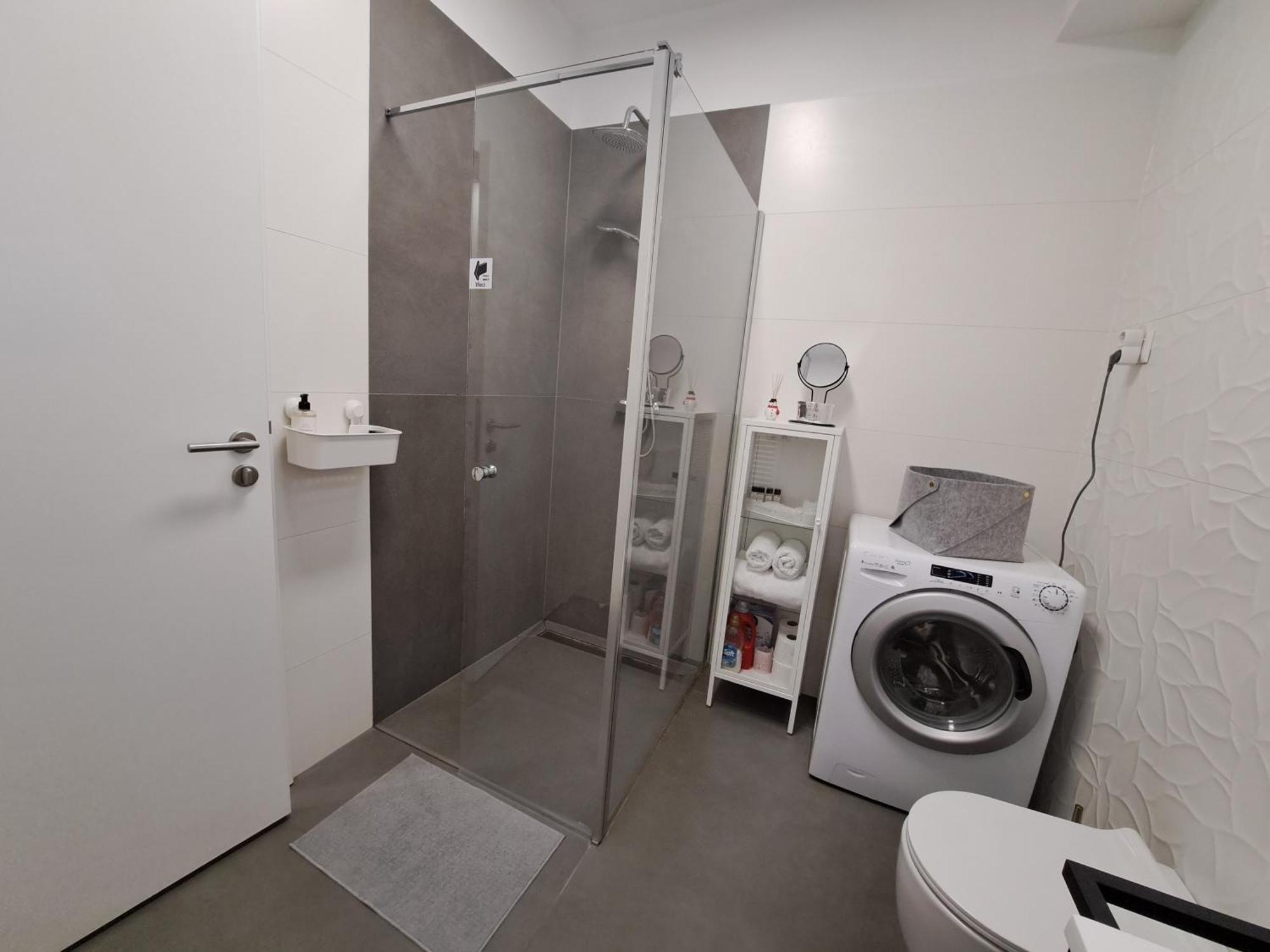 Stunning New Apartment With Free Parking Near City Centre Ljubljana Kültér fotó