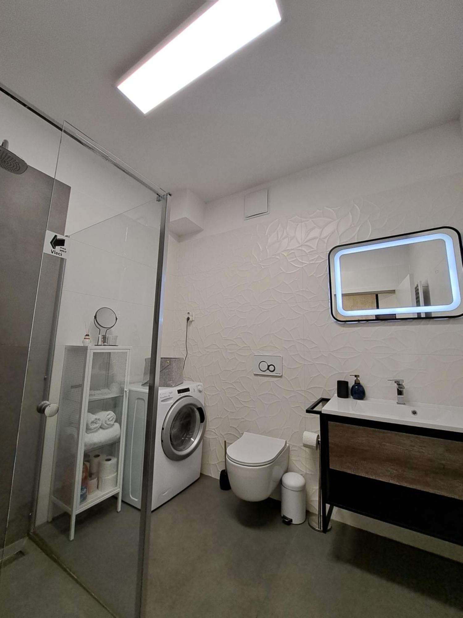 Stunning New Apartment With Free Parking Near City Centre Ljubljana Kültér fotó